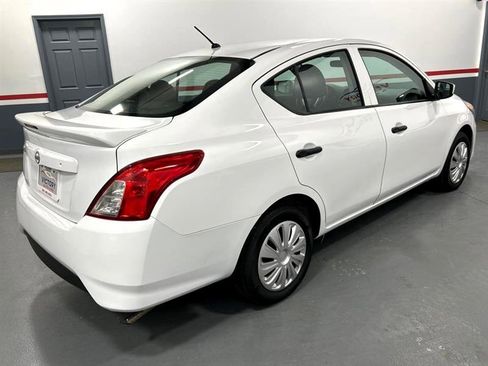 Used 2019 Nissan Versa S Plus image 5