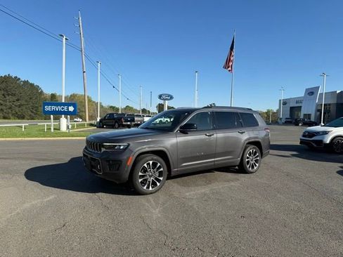 Used 2022 Jeep Grand Cherokee L Overland image 3