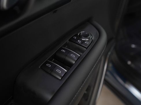 Used 2025 Buick Enclave Avenir w/ Super Cruise Package image 22