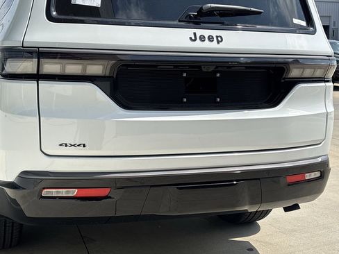 New 2026 Jeep Grand Wagoneer Summit AWD/4WD image 5