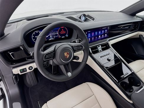 New 2026 Porsche Panamera image 4