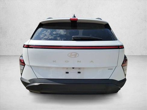Used 2025 Hyundai Kona SEL AWD/4WD image 6