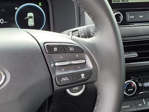 Used 2023 Hyundai Kona Limited AWD/4WD image 32