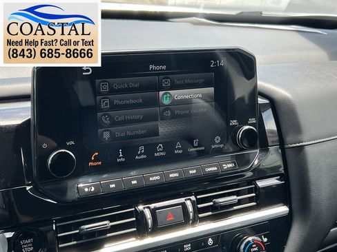 Used 2025 Nissan Pathfinder SL FWD image 39