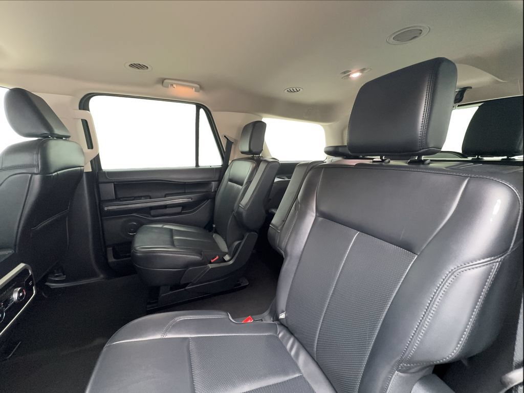 Used 2024 Ford Expedition XLT RWD image 25