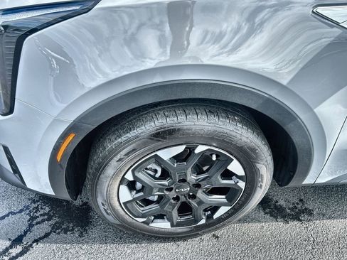 Used 2025 Kia Sorento S FWD image 18