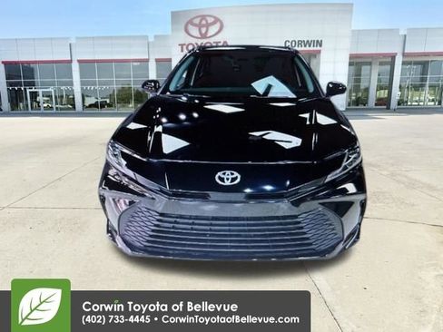 Used 2025 Toyota Camry LE image 19