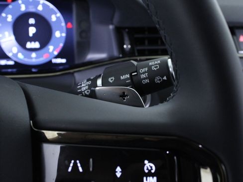 Used 2026 Land Rover Range Rover Evoque S image 25