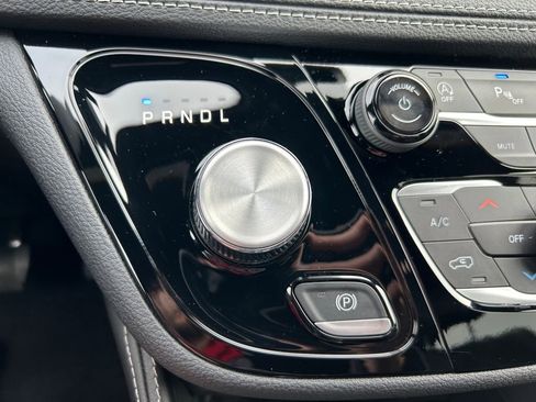 New 2026 Chrysler Pacifica Limited image 16