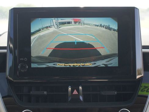 Used 2025 Toyota Corolla LE FWD image 7