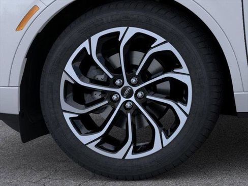 New 2026 Lincoln Nautilus Reserve image 19