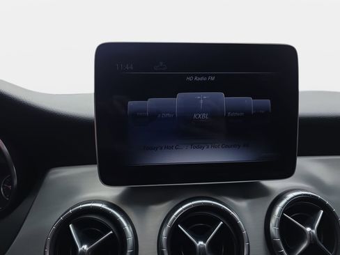 Used 2019 Mercedes-Benz CLA 250 image 21