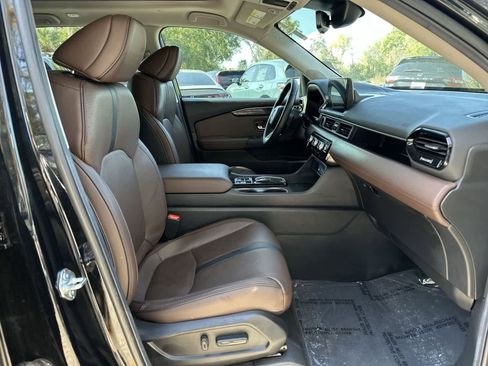 Used 2025 Honda Pilot Elite image 14