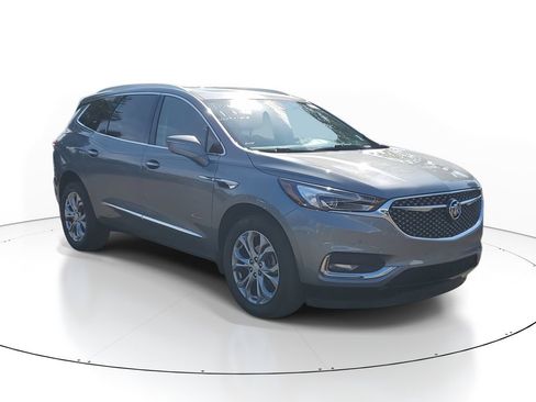 Used 2019 Buick Enclave Avenir image 2