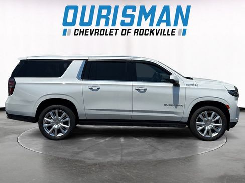 Used 2024 Chevrolet Suburban High Country w/ Premium Package AWD/4WD image 7