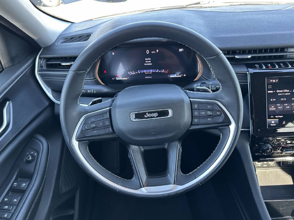 Used 2023 Jeep Grand Cherokee L Laredo w/ Luxury Tech Group I AWD/4WD image 15
