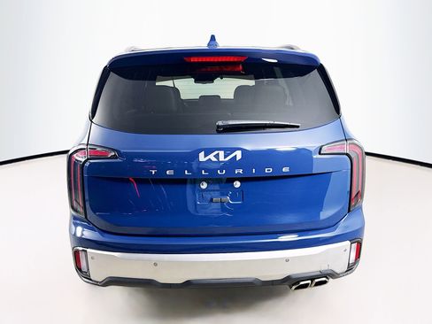 Used 2024 Kia Telluride EX image 32