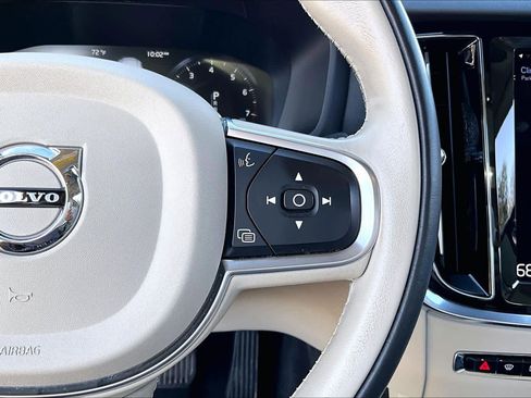 Used 2021 Volvo S60 T5 Momentum image 22