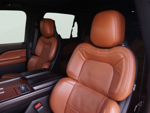 Used 2020 Lincoln Navigator Reserve w/ Luxury Package AWD/4WD image 10