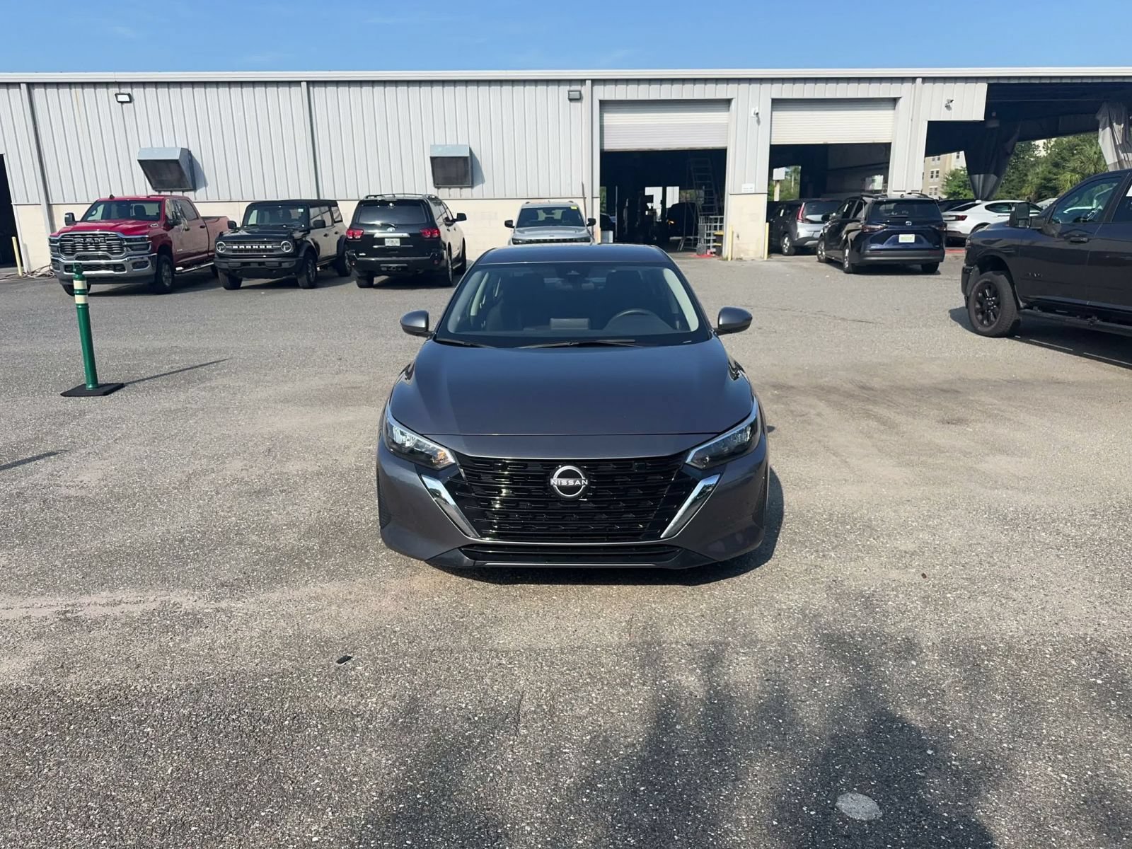 Used 2025 Nissan Sentra SV FWD image 3