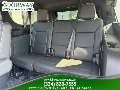 Used 2022 GMC Yukon XL SLT w/ SLT Premium Package AWD/4WD image 14