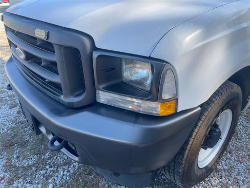 Used 2004 Ford F250 XL image 31