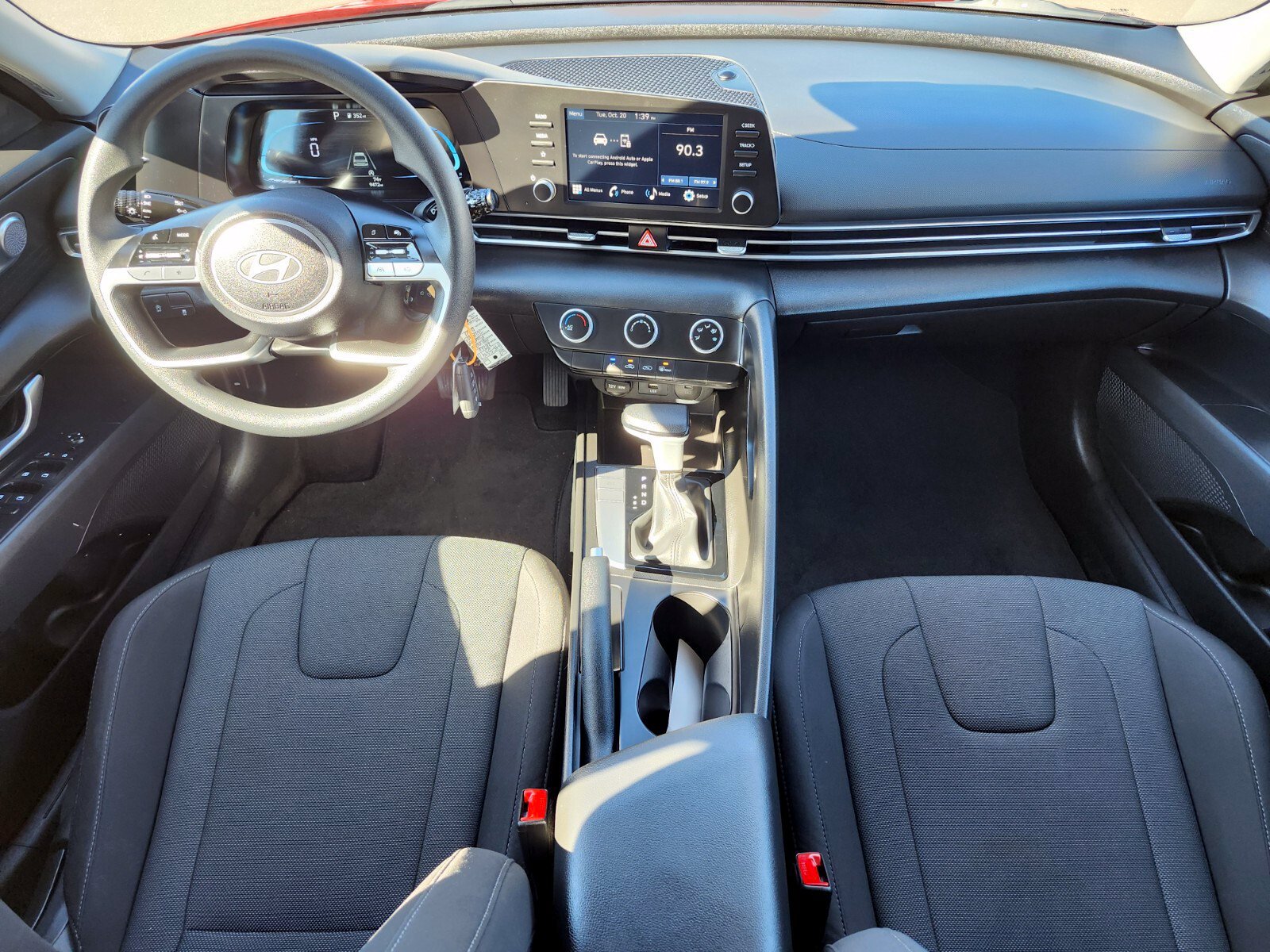 Certified 2026 Hyundai Elantra SE FWD image 12