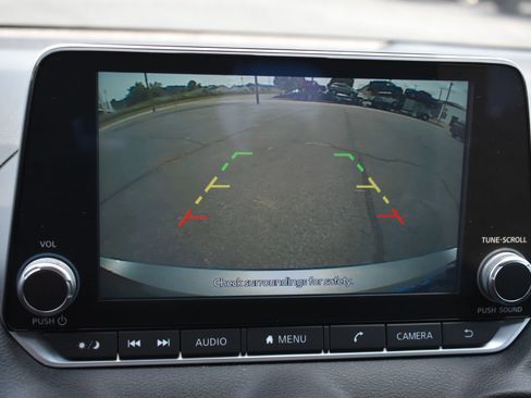 Used 2025 Nissan Sentra SV w/ Trunk Package FWD image 25