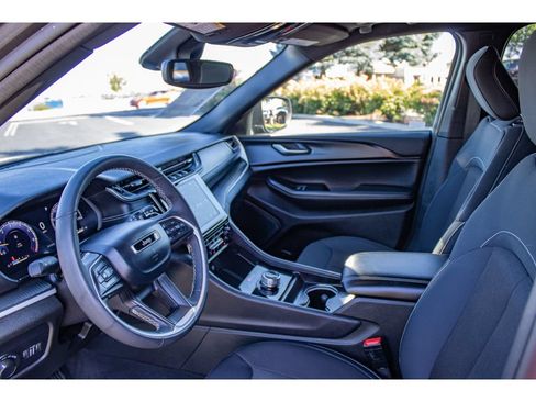 Used 2024 Jeep Grand Cherokee Laredo X w/ Luxury Tech Group I AWD/4WD image 29