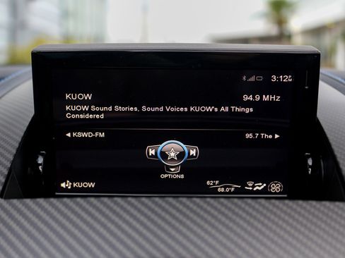 Used 2017 Aston Martin V12 Vantage S image 24