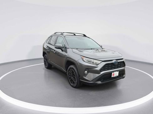 Certified 2021 Toyota RAV4 XLE Premium image 2