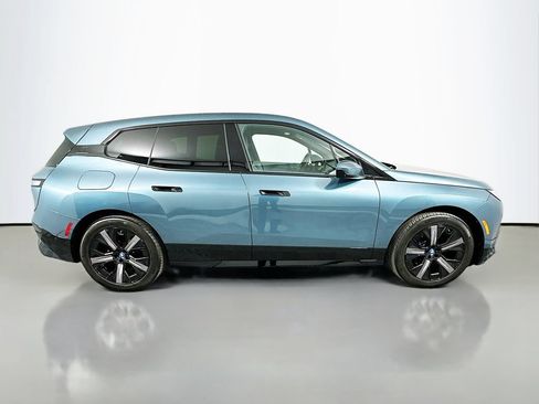 Used 2024 BMW iX xDrive50 w/ Premium Package AWD/4WD image 4