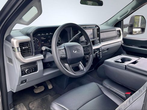 Used 2025 Ford F350 XLT AWD/4WD image 12