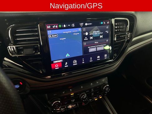 Used 2025 Dodge Durango GT AWD/4WD image 3