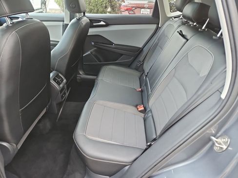 Used 2022 Volkswagen Taos SE AWD/4WD image 25