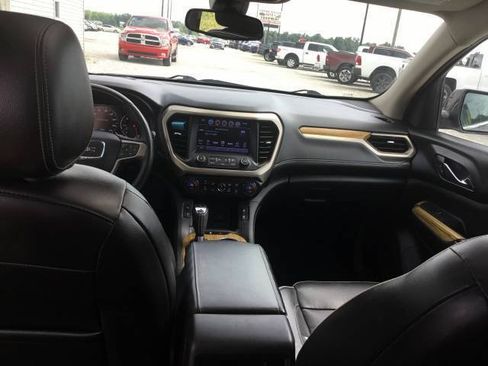 Used 2017 GMC Acadia Denali w/ Technology Package FWD image 13