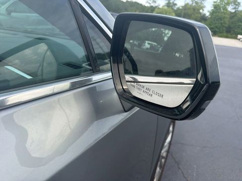 Used 2025 Cadillac XT4 Premium Luxury FWD image 16