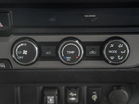 Used 2019 Toyota Tacoma TRD Off-Road image 26