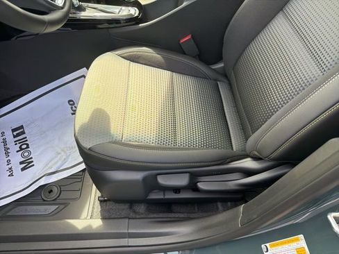 New 2026 Chevrolet Trax LT w/ Midnight Edition FWD image 9