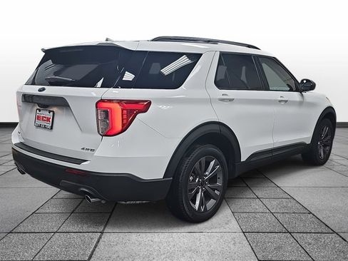 Used 2021 Ford Explorer XLT w/ Equipment Group 202A image 5