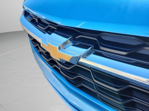 Used 2025 Chevrolet Trax LT w/ Driver Confidence Package image 29