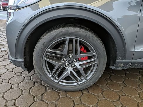 Used 2025 Ford Explorer ST image 10