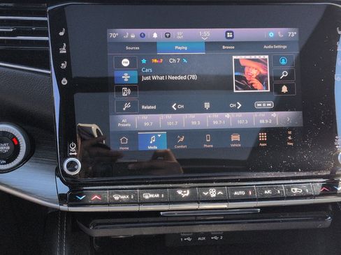 Certified 2024 Jeep Wagoneer L Series II w/ Premium Group I image 13