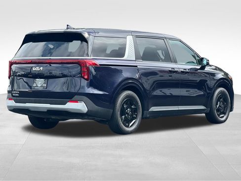 Used 2025 Kia Carnival FWD image 7