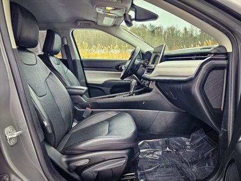 Certified 2022 Jeep Compass Limited image 38