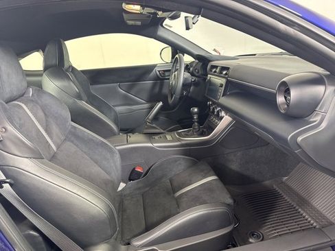 Used 2025 Toyota GR86 Premium image 4