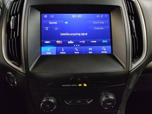 Used 2020 Ford Edge SE FWD image 25