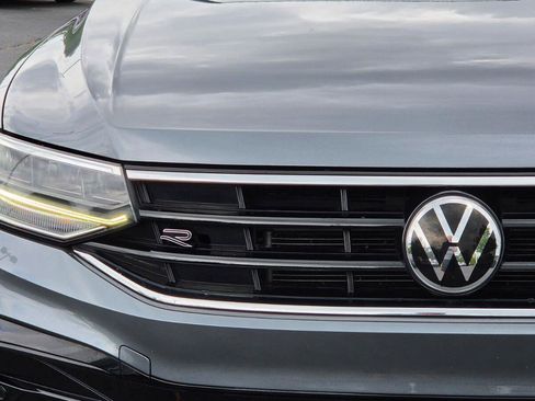 Certified 2023 Volkswagen Tiguan SE R-Line FWD image 11