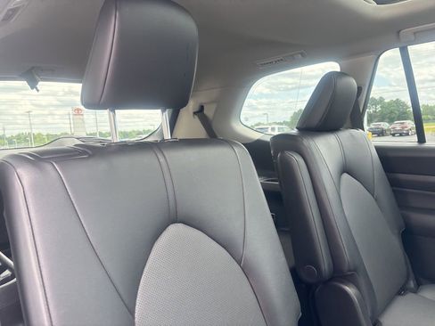 Used 2025 Toyota Grand Highlander FWD image 30
