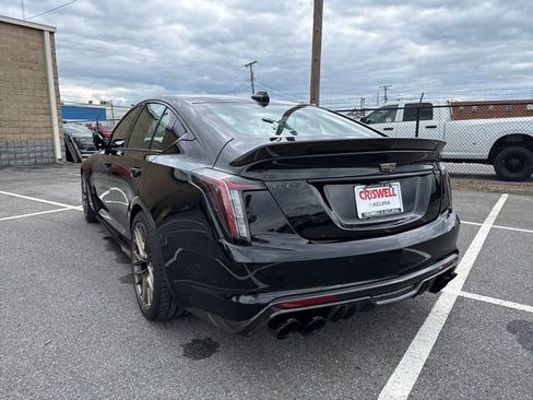 Used 2024 Cadillac CT5 V Blackwing w/ Carbon Fiber Package 2 RWD image 3